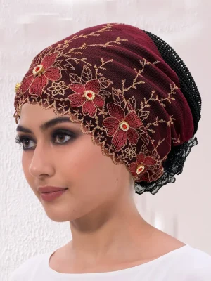 قبعة نسائية مطرزة