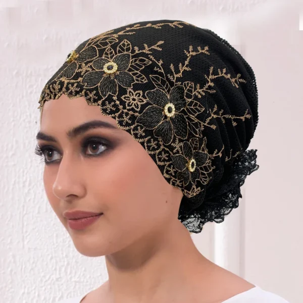 ⁦قبعة نسائية مطرزة⁩ - الصورة ⁦3⁩